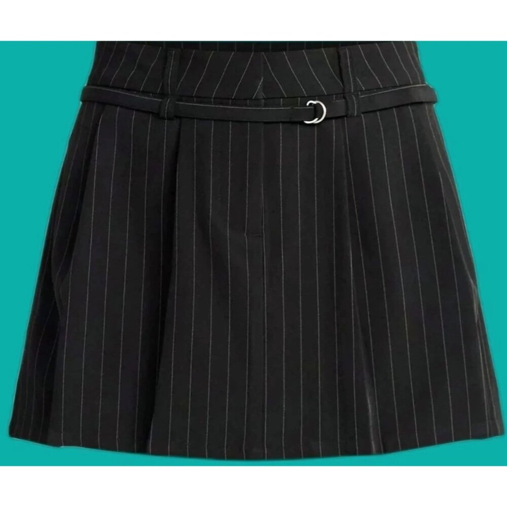 Pinstripe Pleated Black Mini Skirt With Attached Belt Women's Size XXS 00 NEW